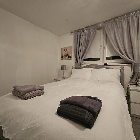 Stunning 1-Bed Apartment In Londyn Zewnętrze zdjęcie