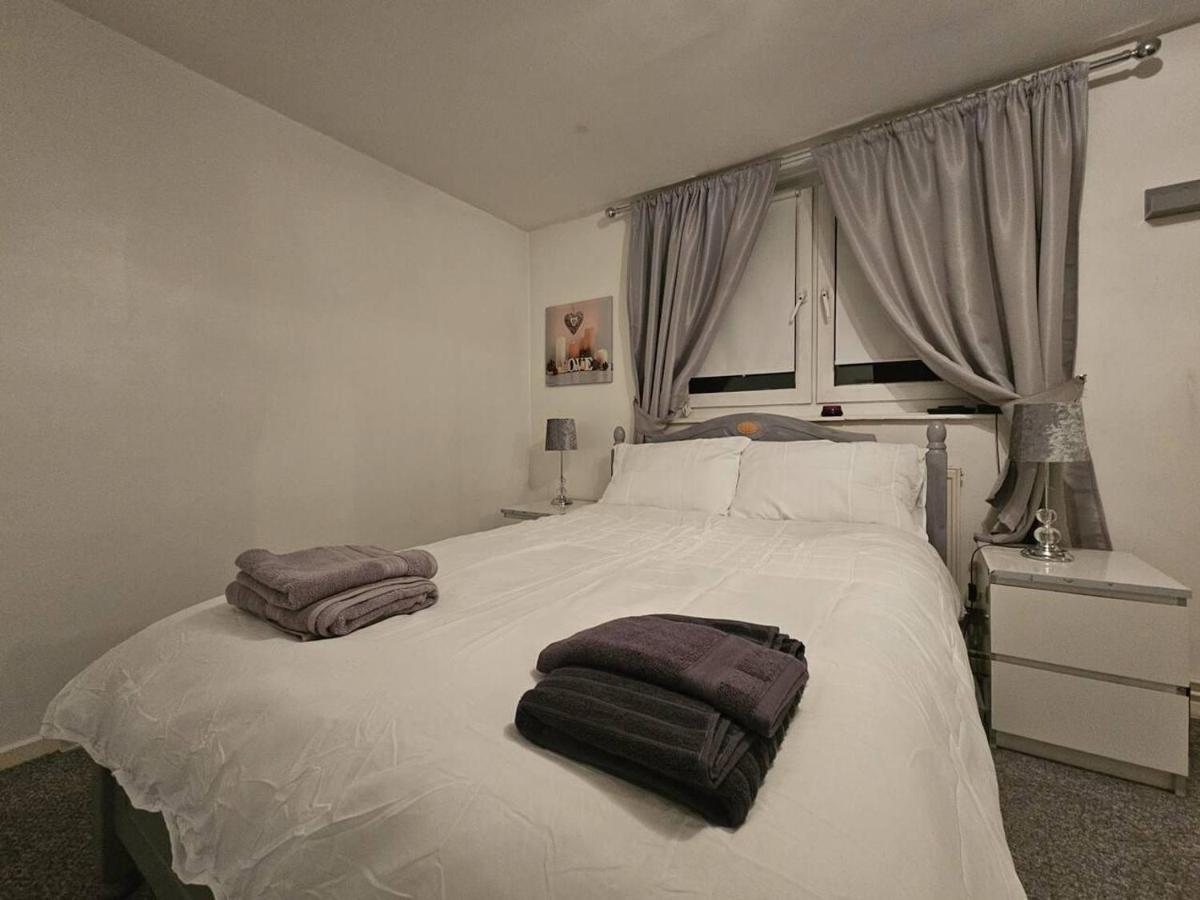 Stunning 1-Bed Apartment In Londyn Zewnętrze zdjęcie