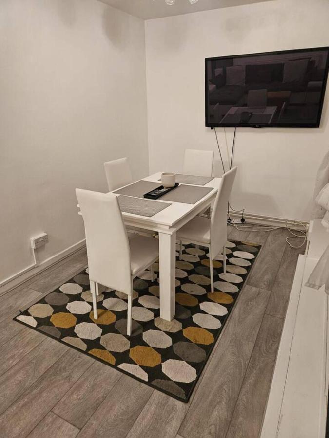 Stunning 1-Bed Apartment In Londyn Zewnętrze zdjęcie